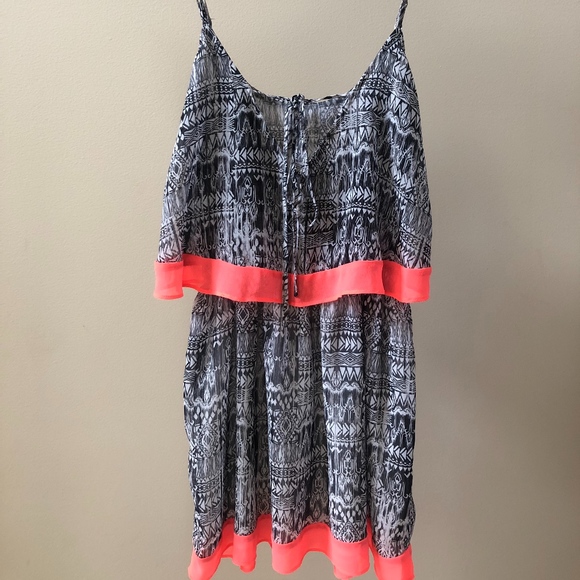 Sundress with geometric print - Picture 2 of 3